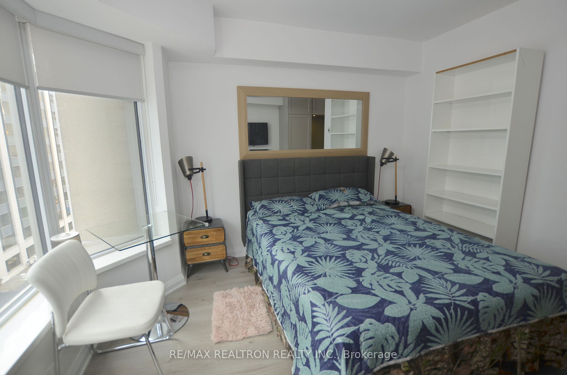155 Yorkville Ave, #713