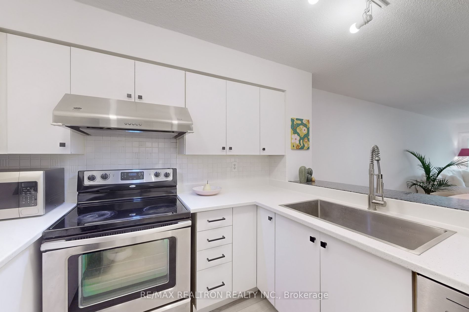 95 Prince Arthur Avenue, #311
