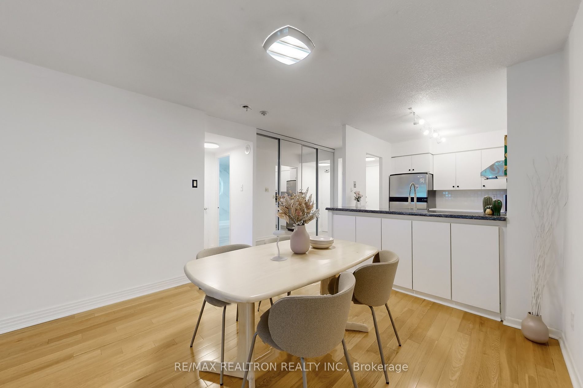 95 Prince Arthur Avenue, #311