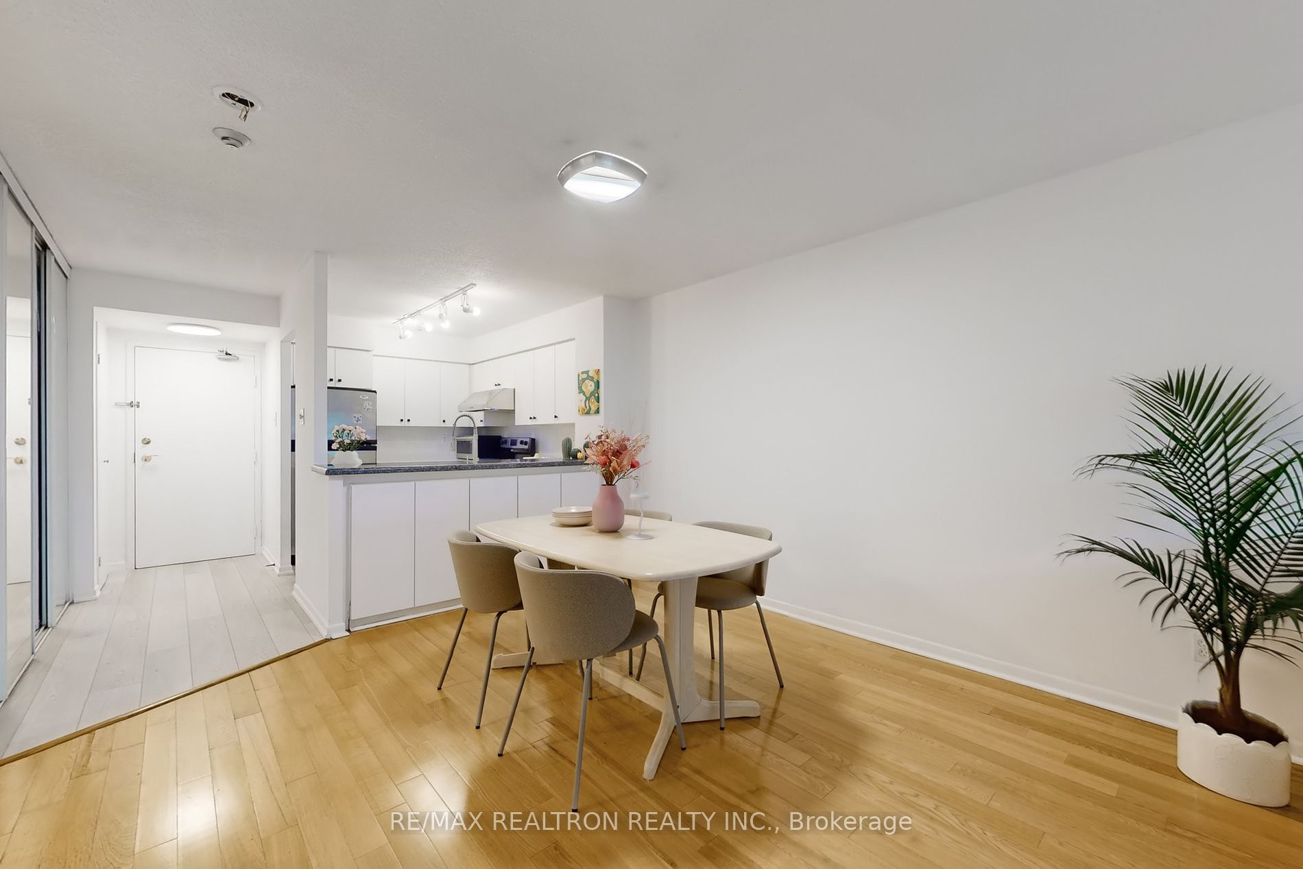 95 Prince Arthur Avenue, #311