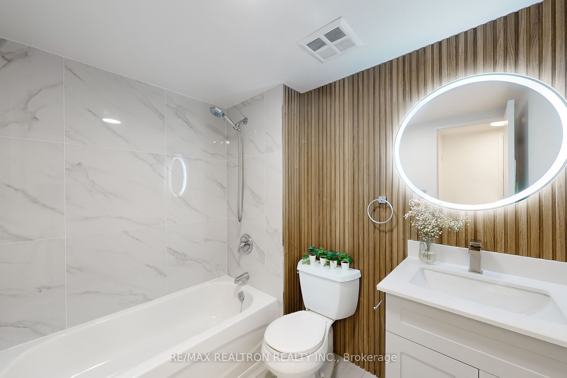 95 Prince Arthur Avenue, #311
