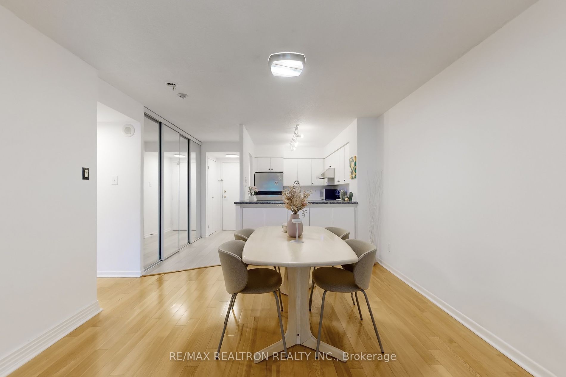 95 Prince Arthur Avenue, #311