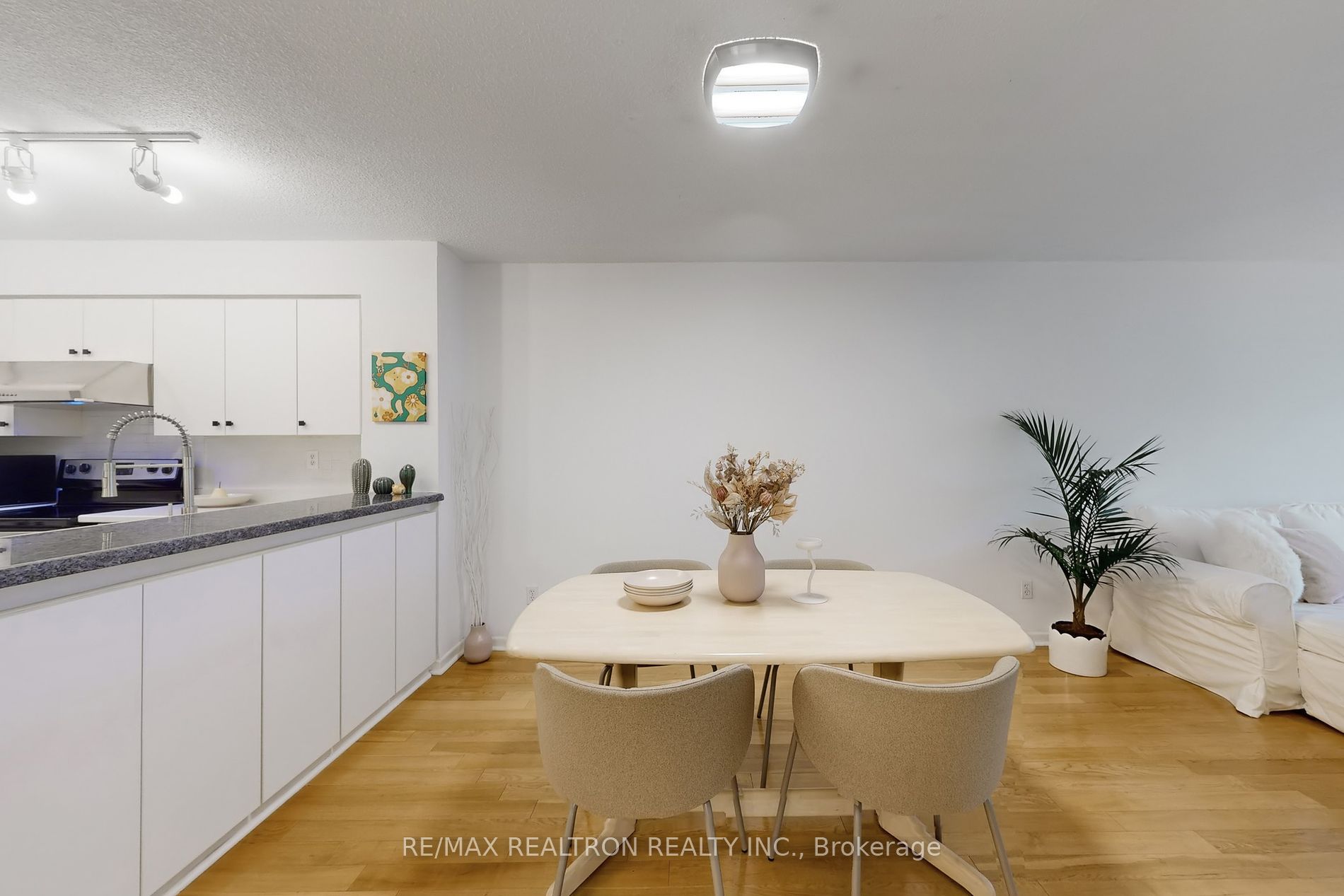 95 Prince Arthur Avenue, #311