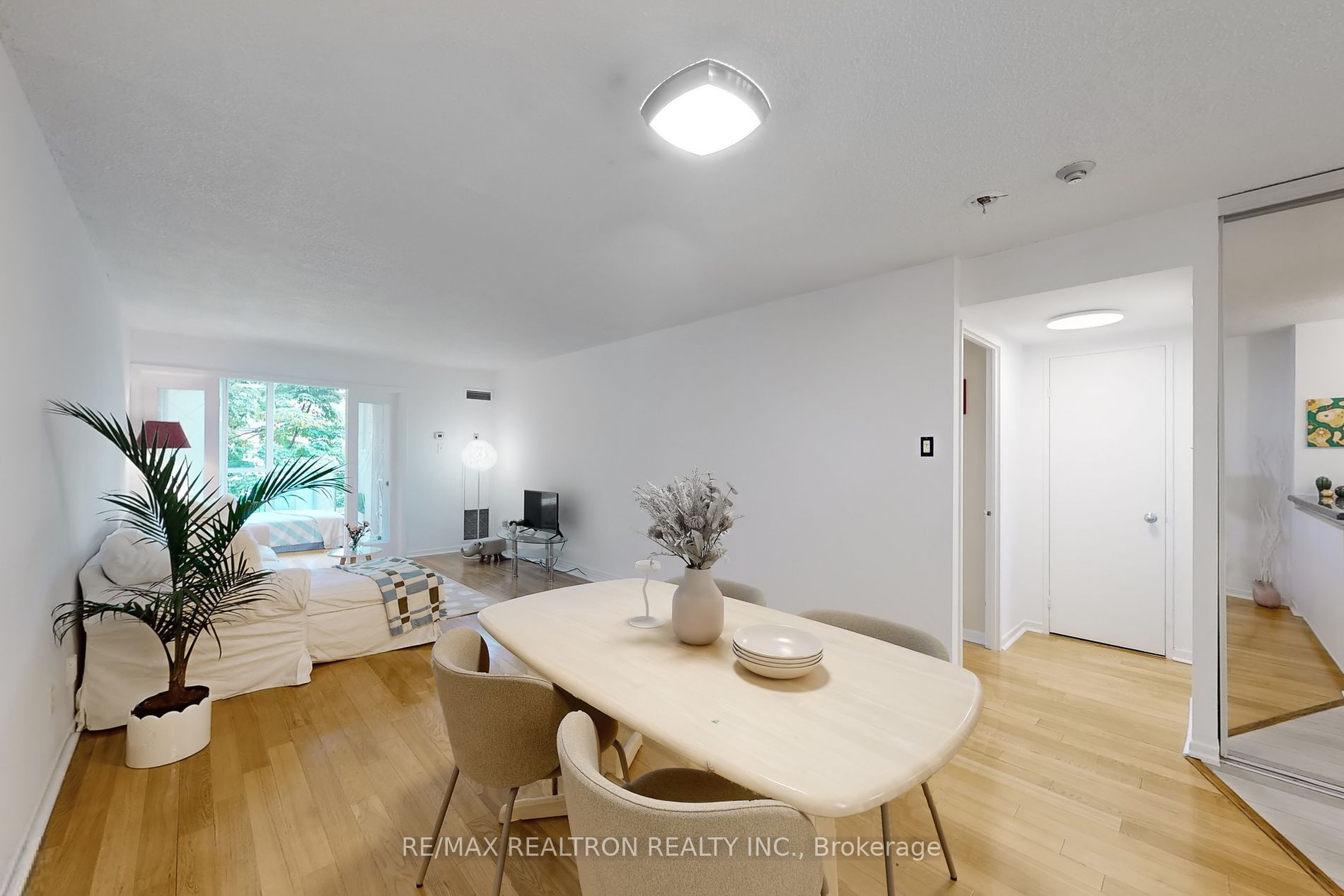 95 Prince Arthur Avenue, #311