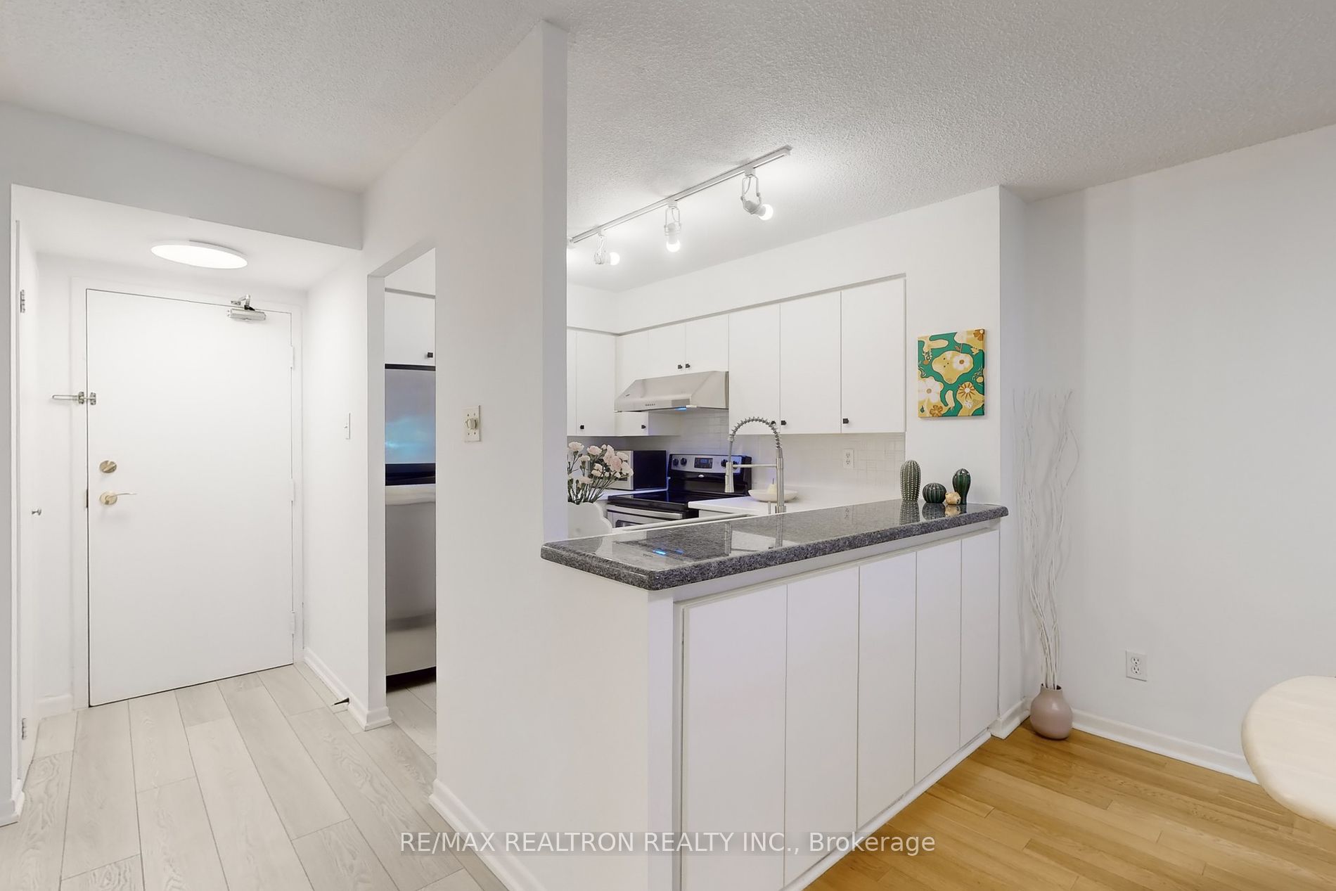 95 Prince Arthur Avenue, #311