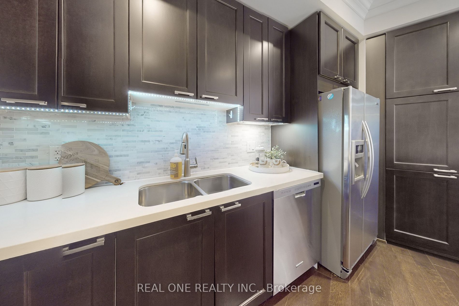 115 Harrison Garden Blvd, #Th 49