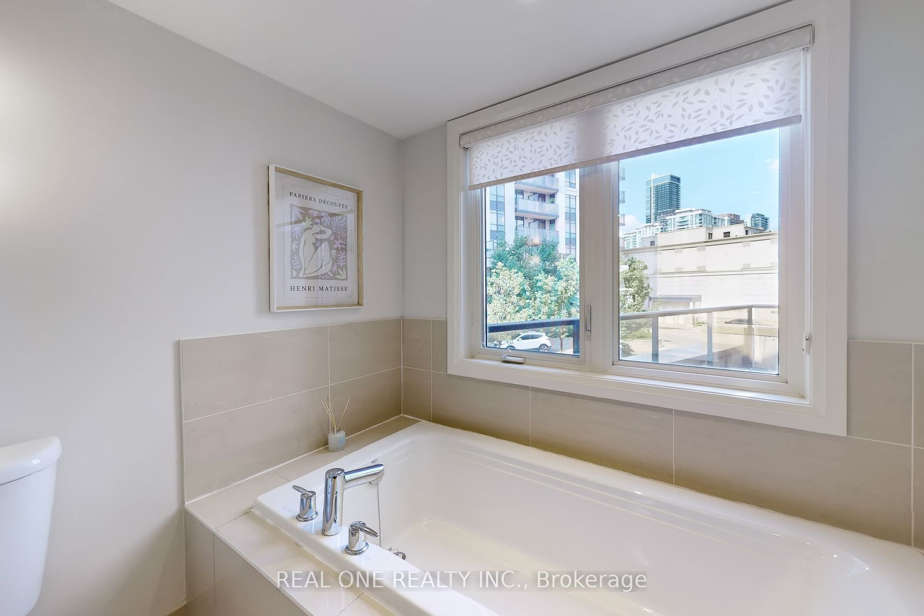 115 Harrison Garden Blvd, #Th 49