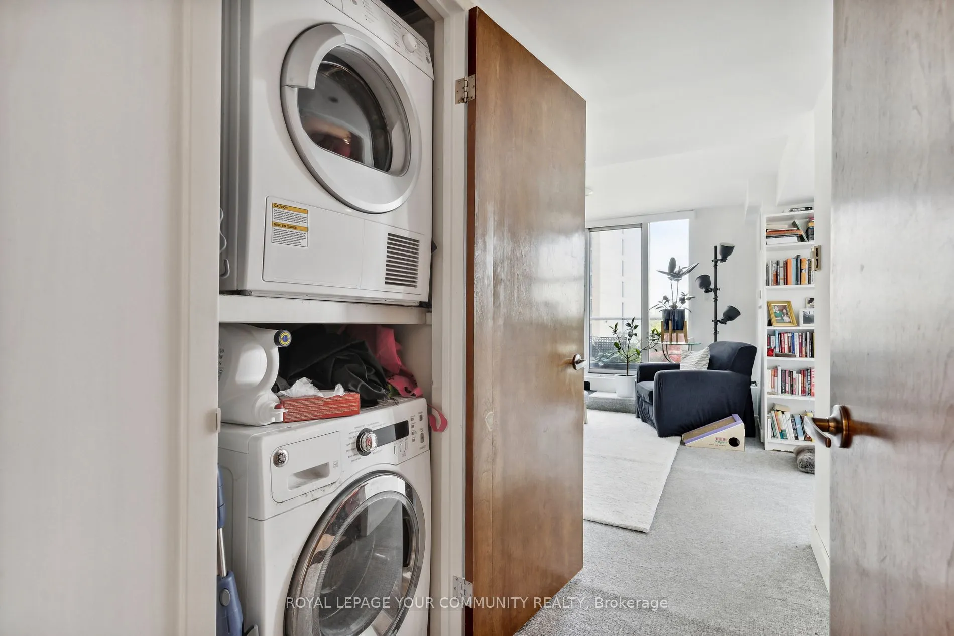 409 Bloor St E, #602