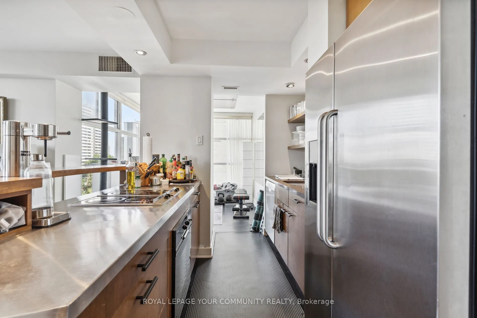 409 Bloor St E, #602