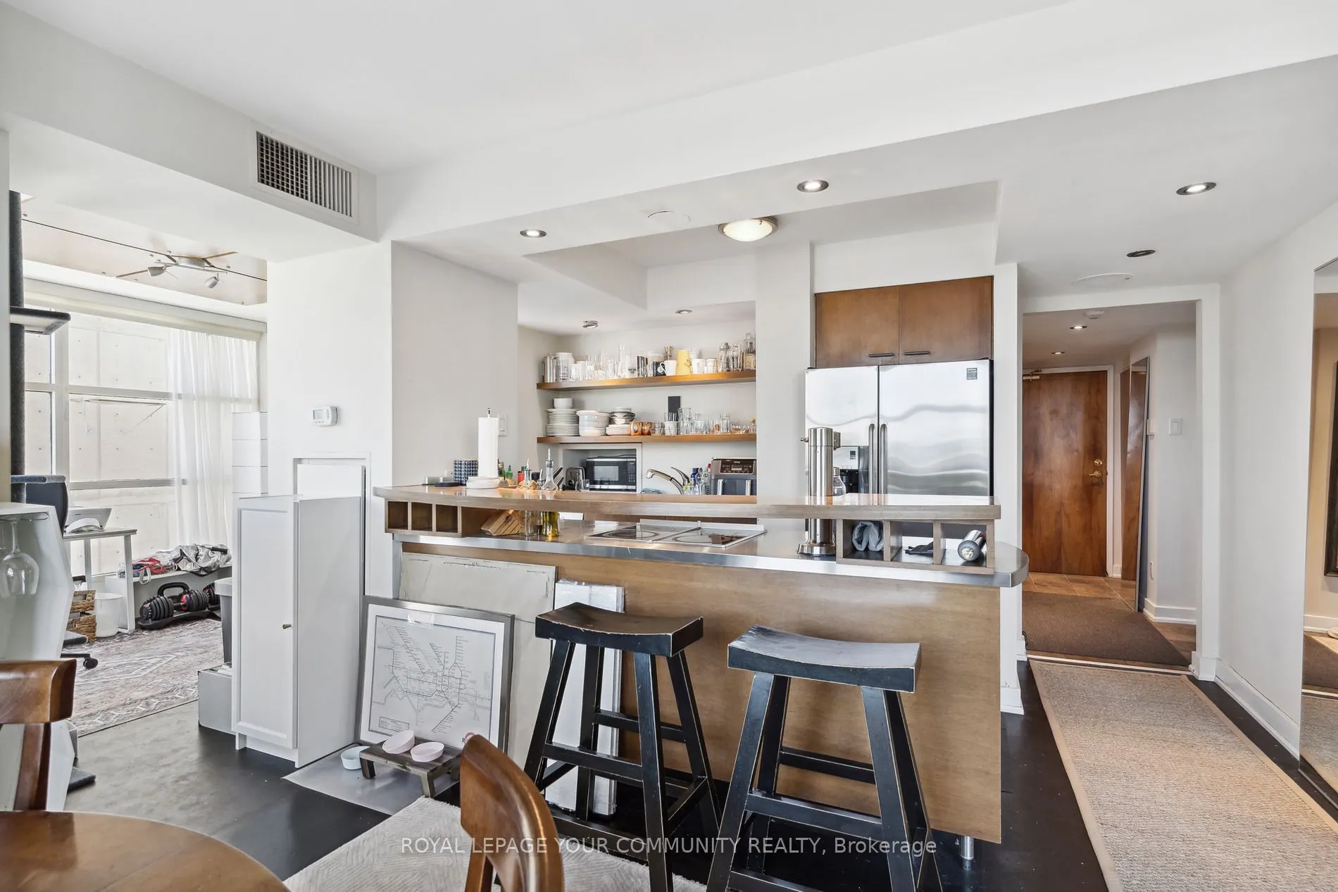 409 Bloor St E, #602