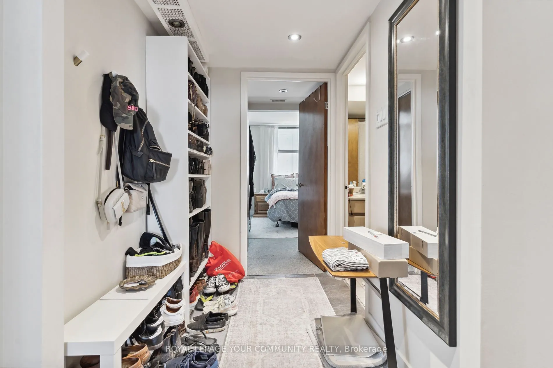 409 Bloor St E, #602