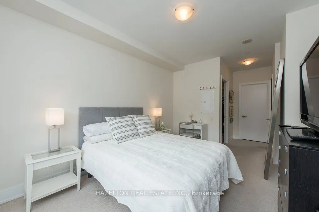 170 Avenue Rd, #211