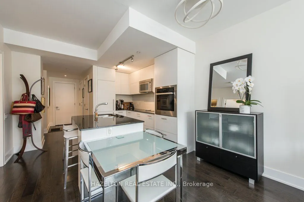 170 Avenue Rd, #211