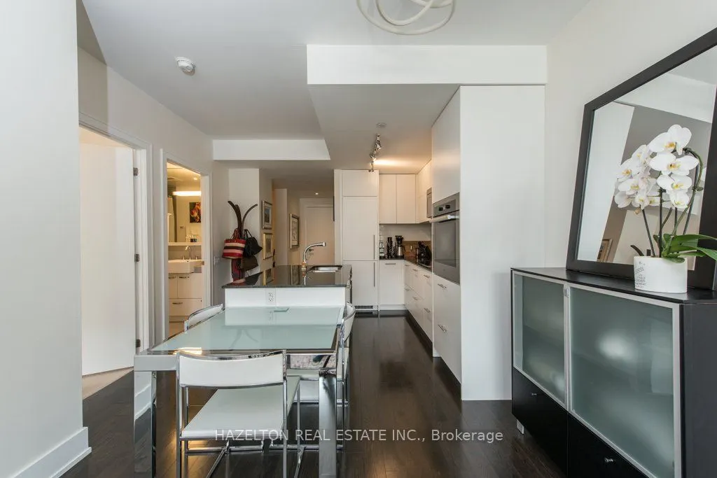 170 Avenue Rd, #211
