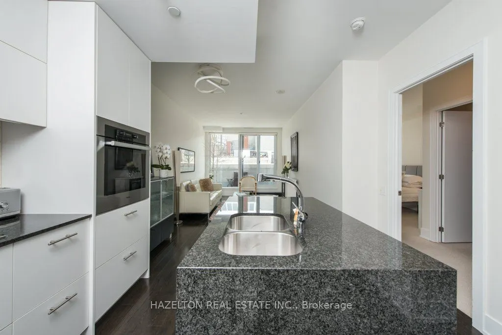 170 Avenue Rd, #211