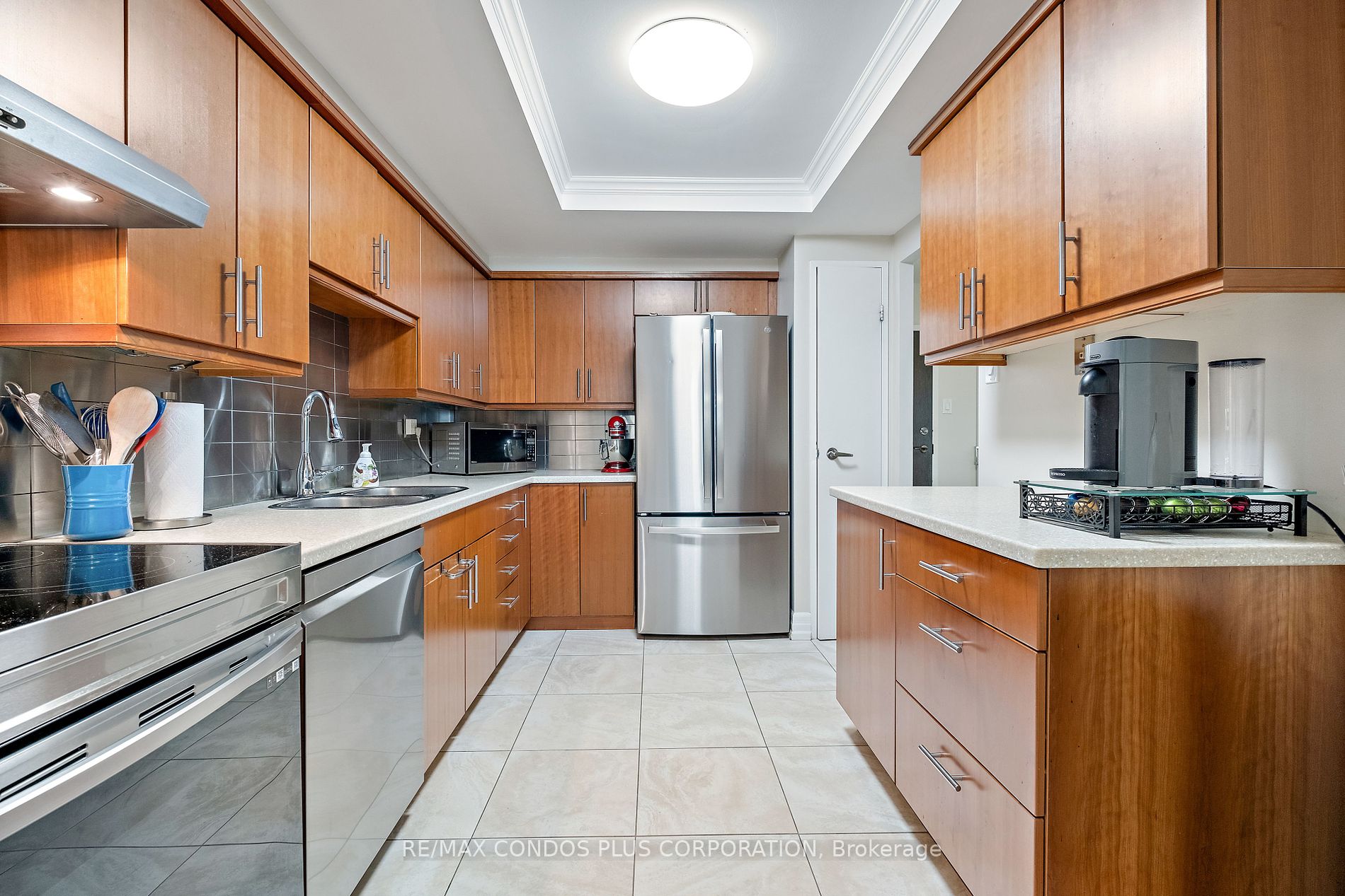 62 Wellesley Street W #304