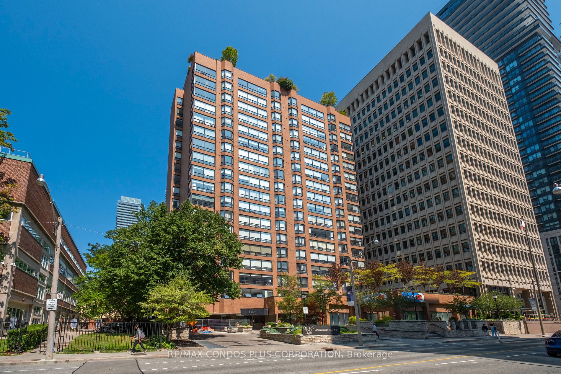 62 Wellesley Street W #304