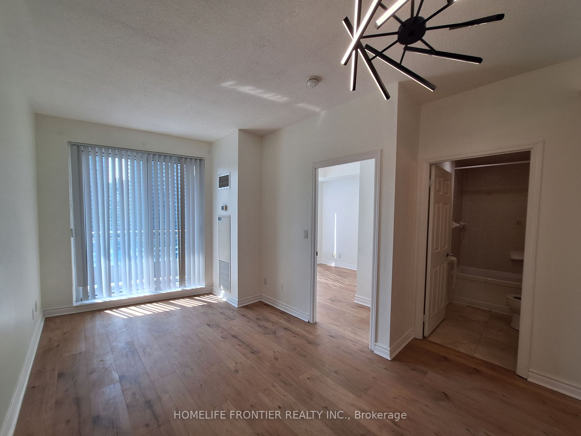 18 Holmes Avenue, #1009