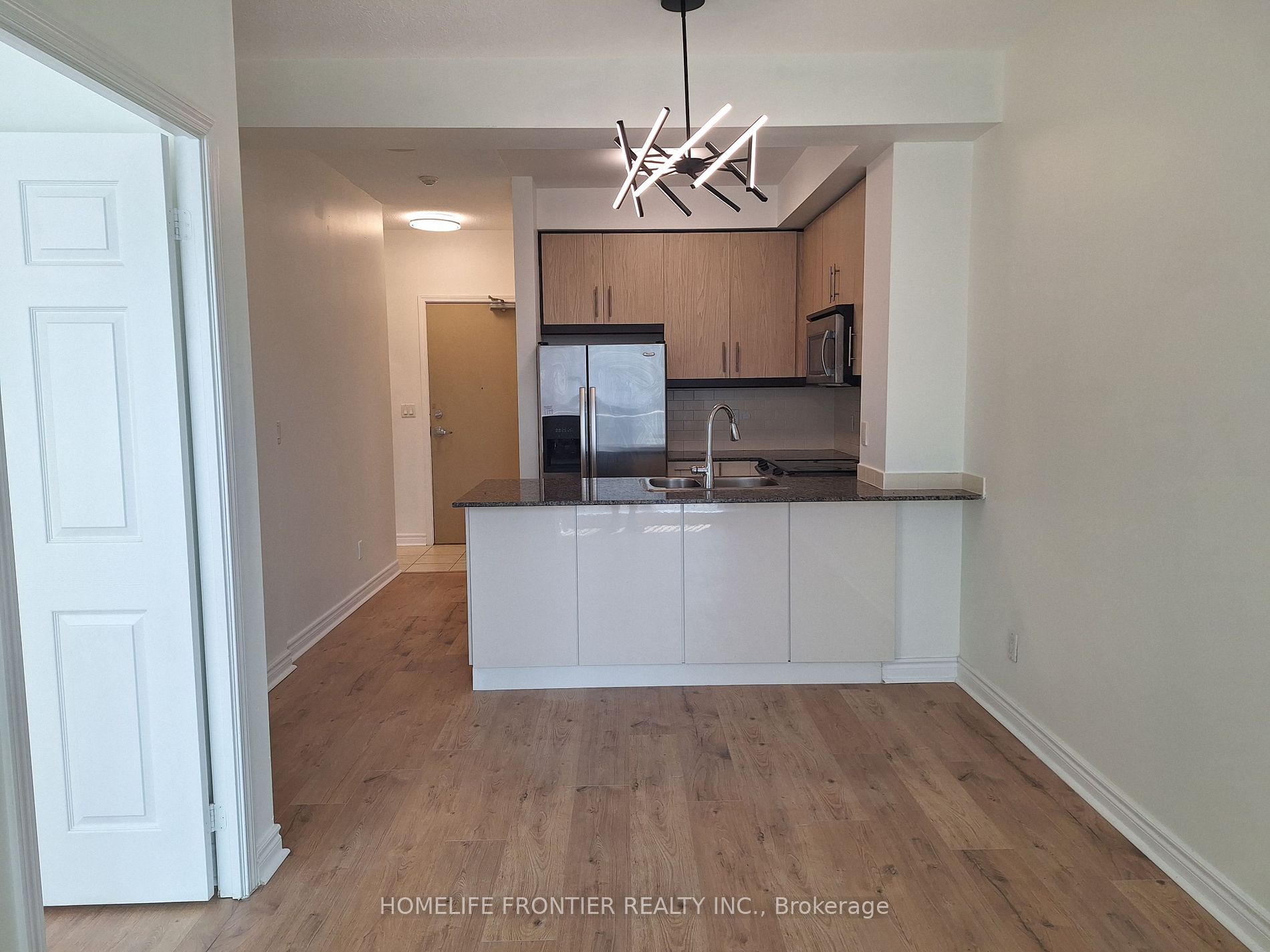 18 Holmes Avenue, #1009