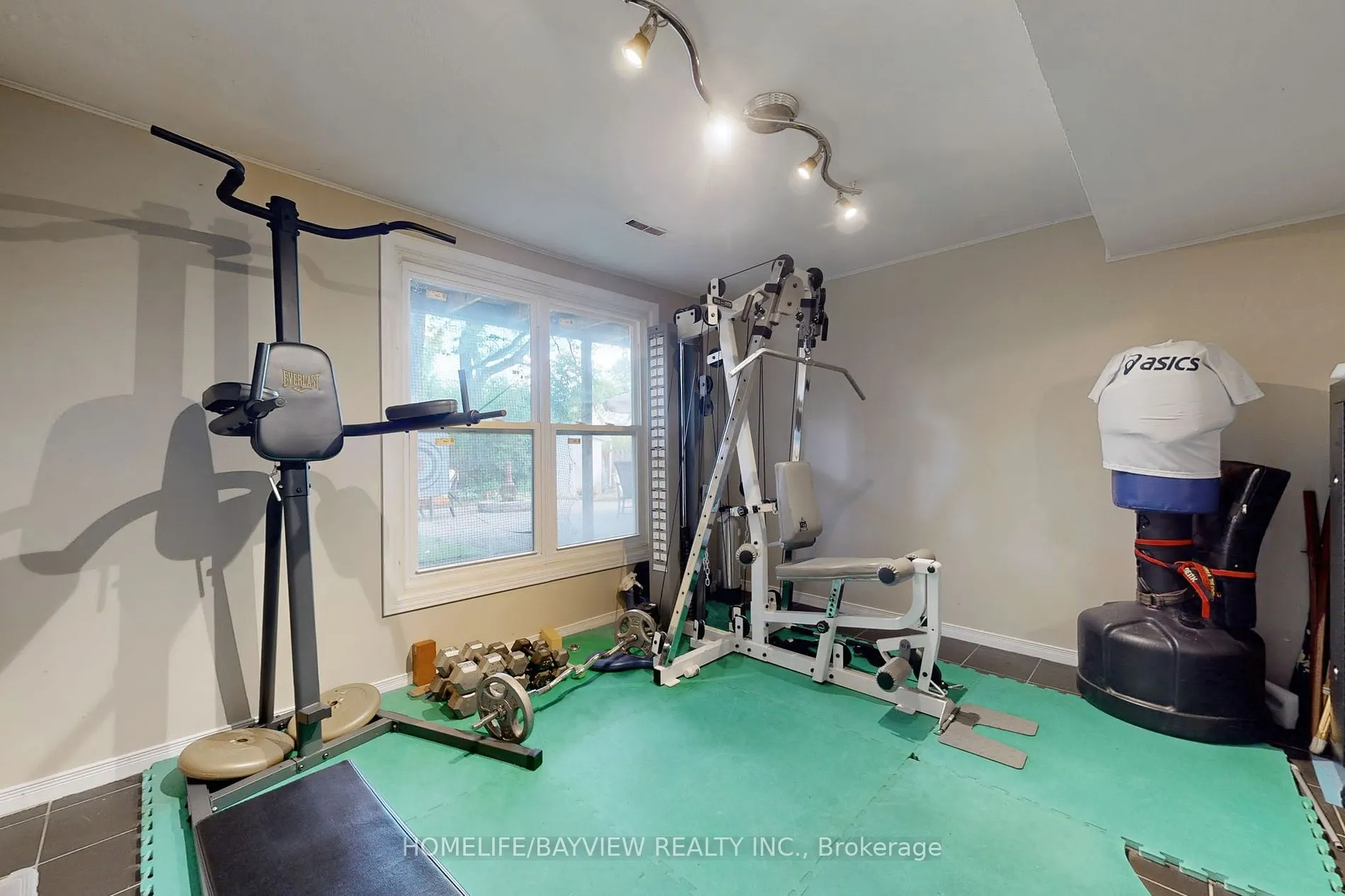 2 Fleming Dr