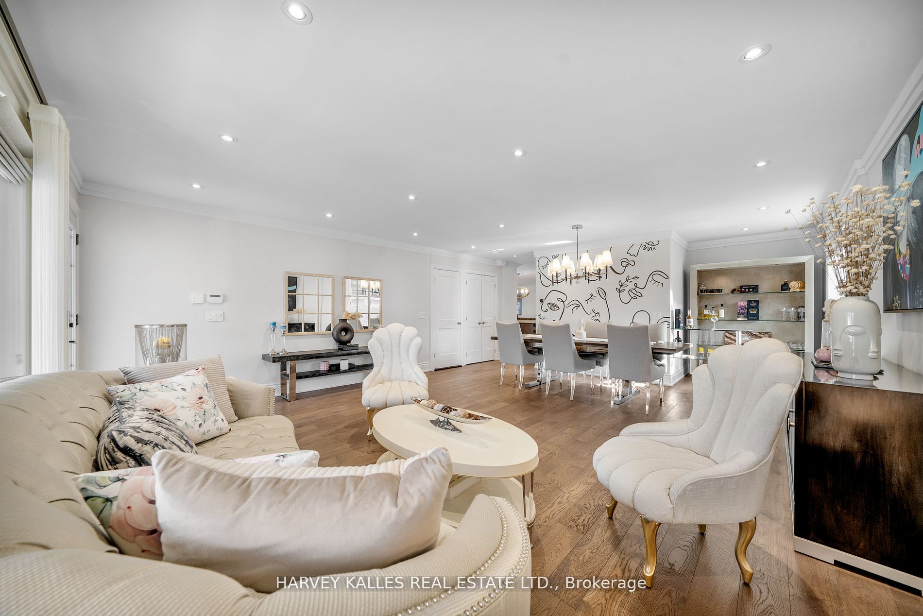 33 Madawaska Avenue
