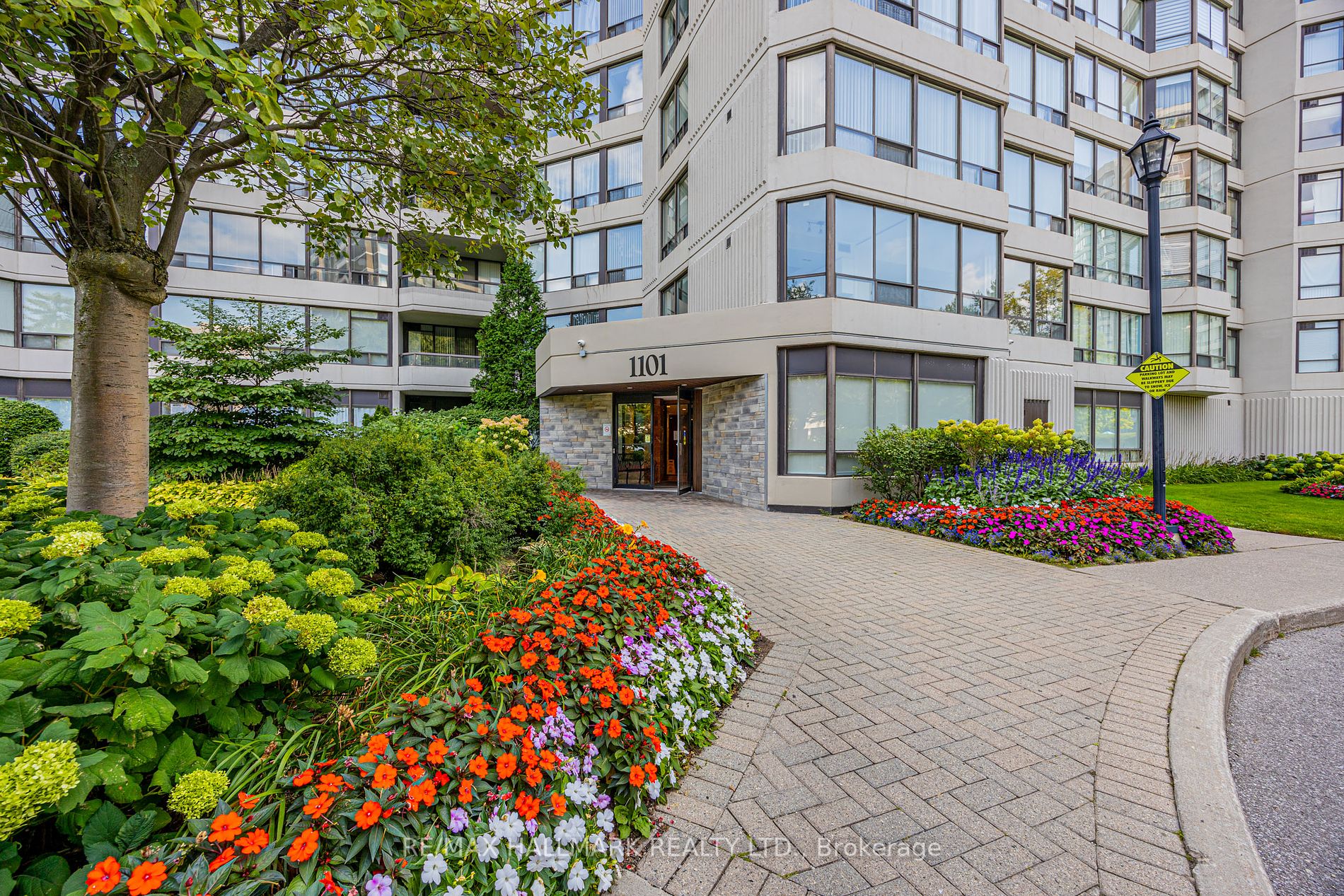 1101 Steeles Ave W, #Ph210