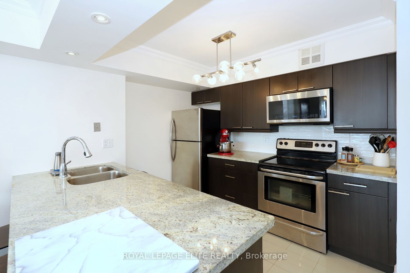 95 LOMBARD St, #904