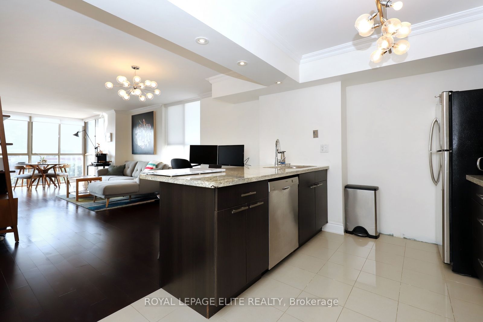 95 LOMBARD St, #904