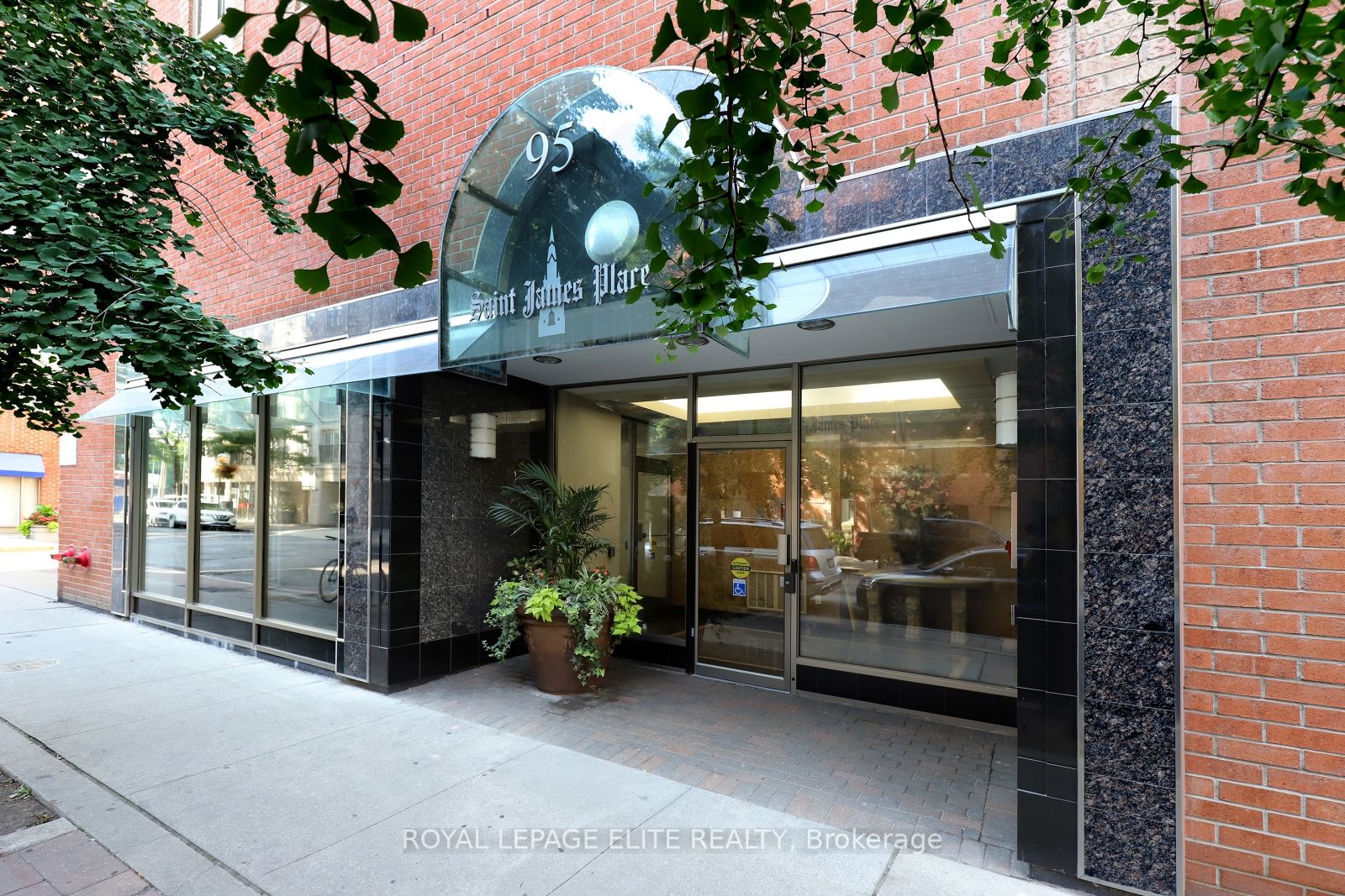 95 LOMBARD St, #904