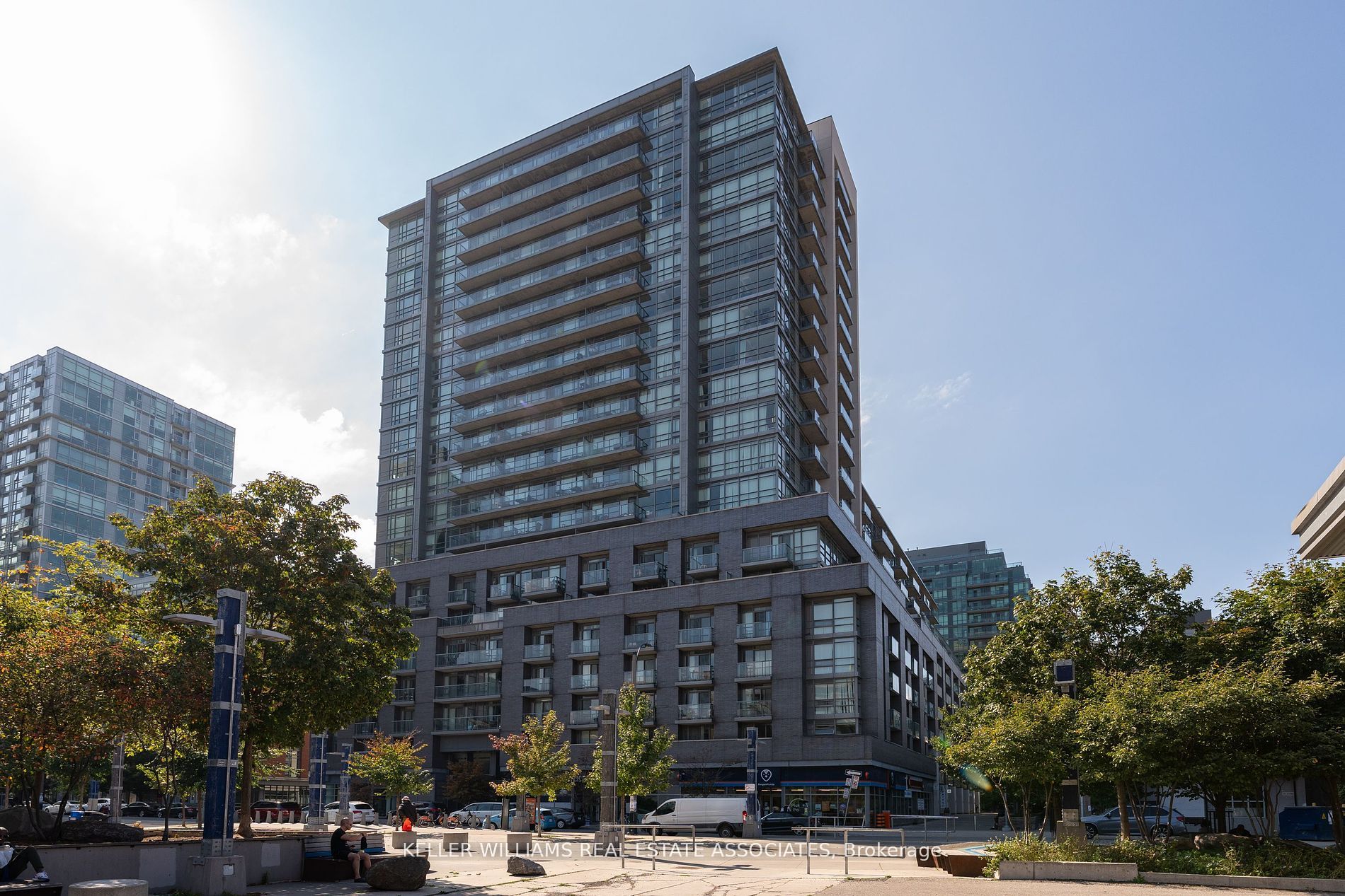 68 Abell St, #837