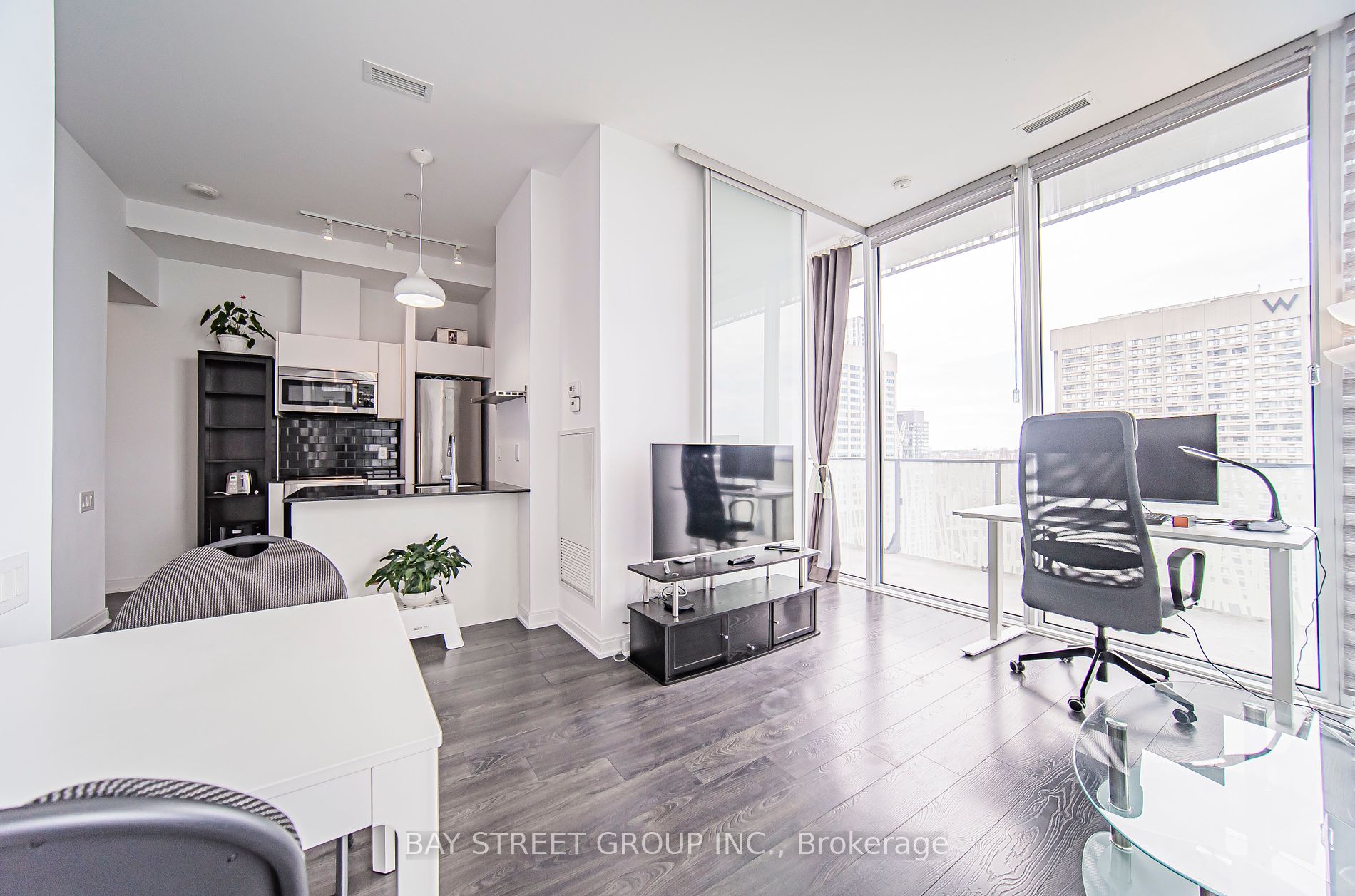 42 Charles St E, #2908
