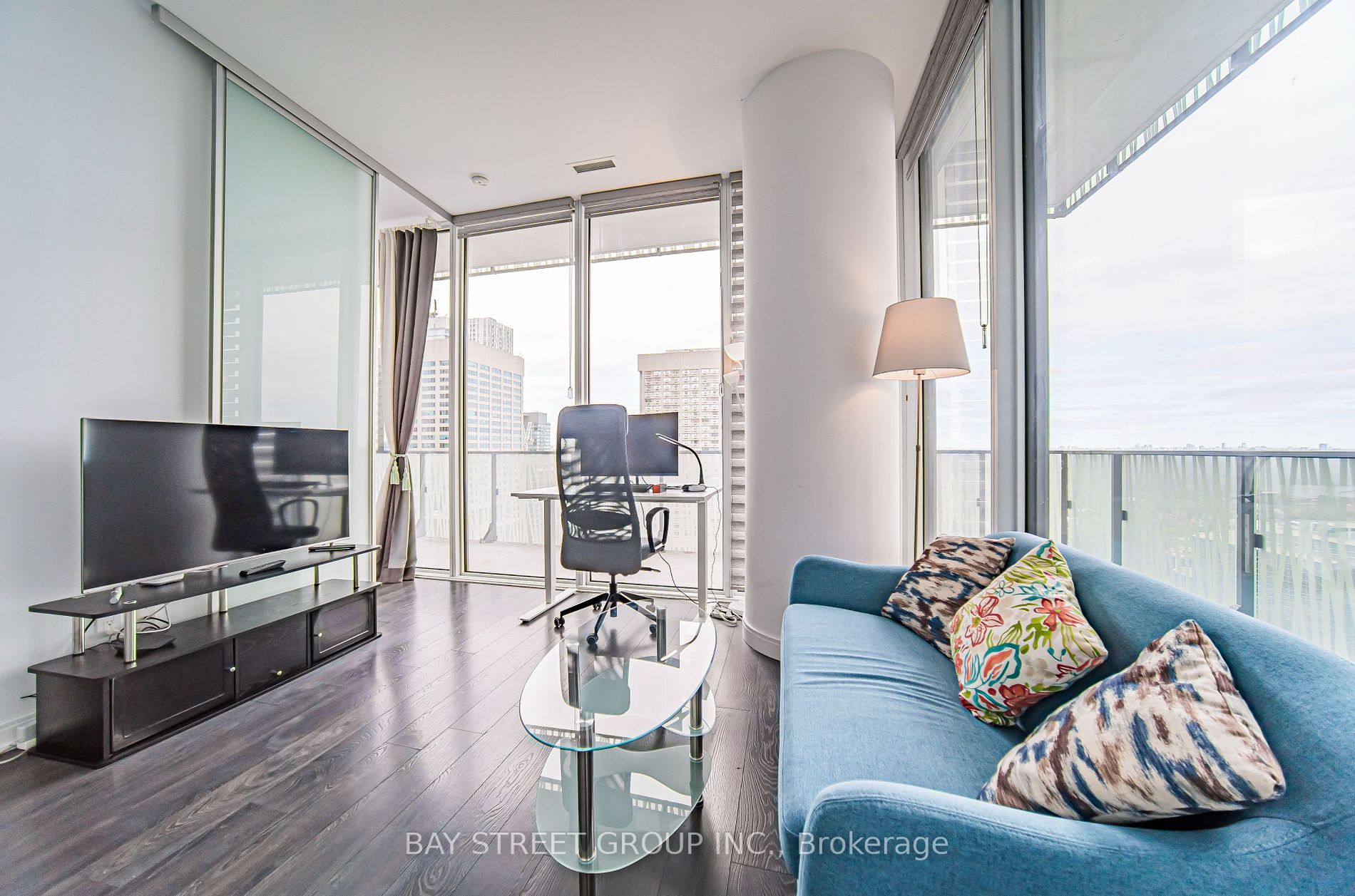 42 Charles St E, #2908