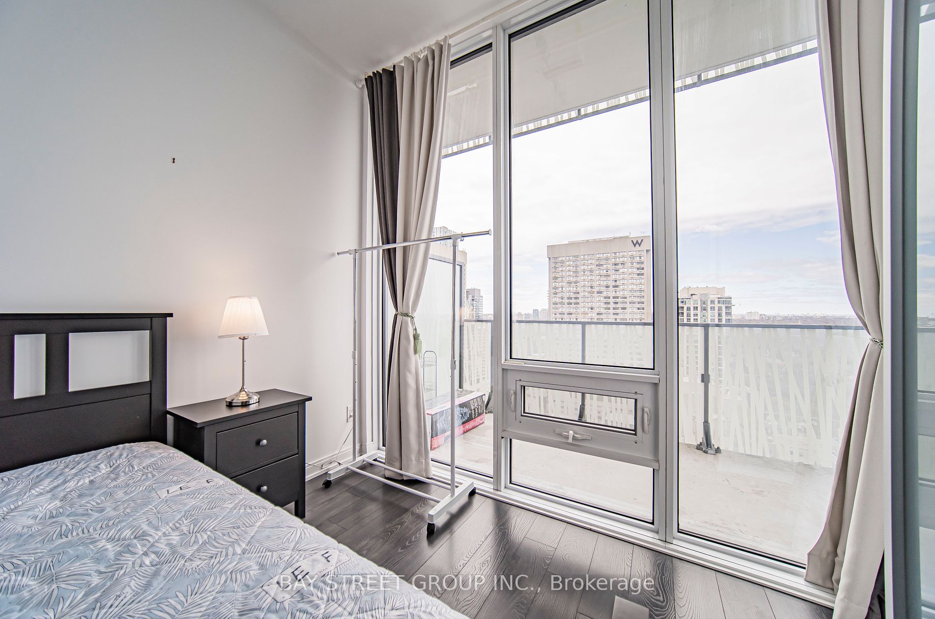 42 Charles St E, #2908