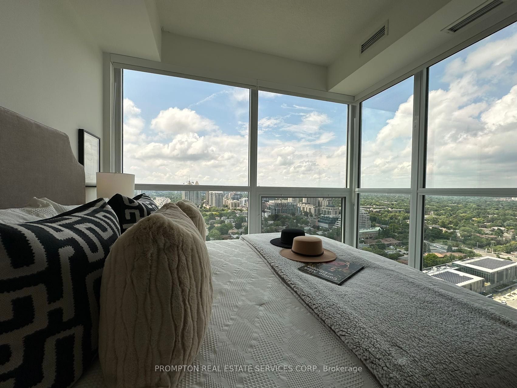 27 McMahon Dr, #3207