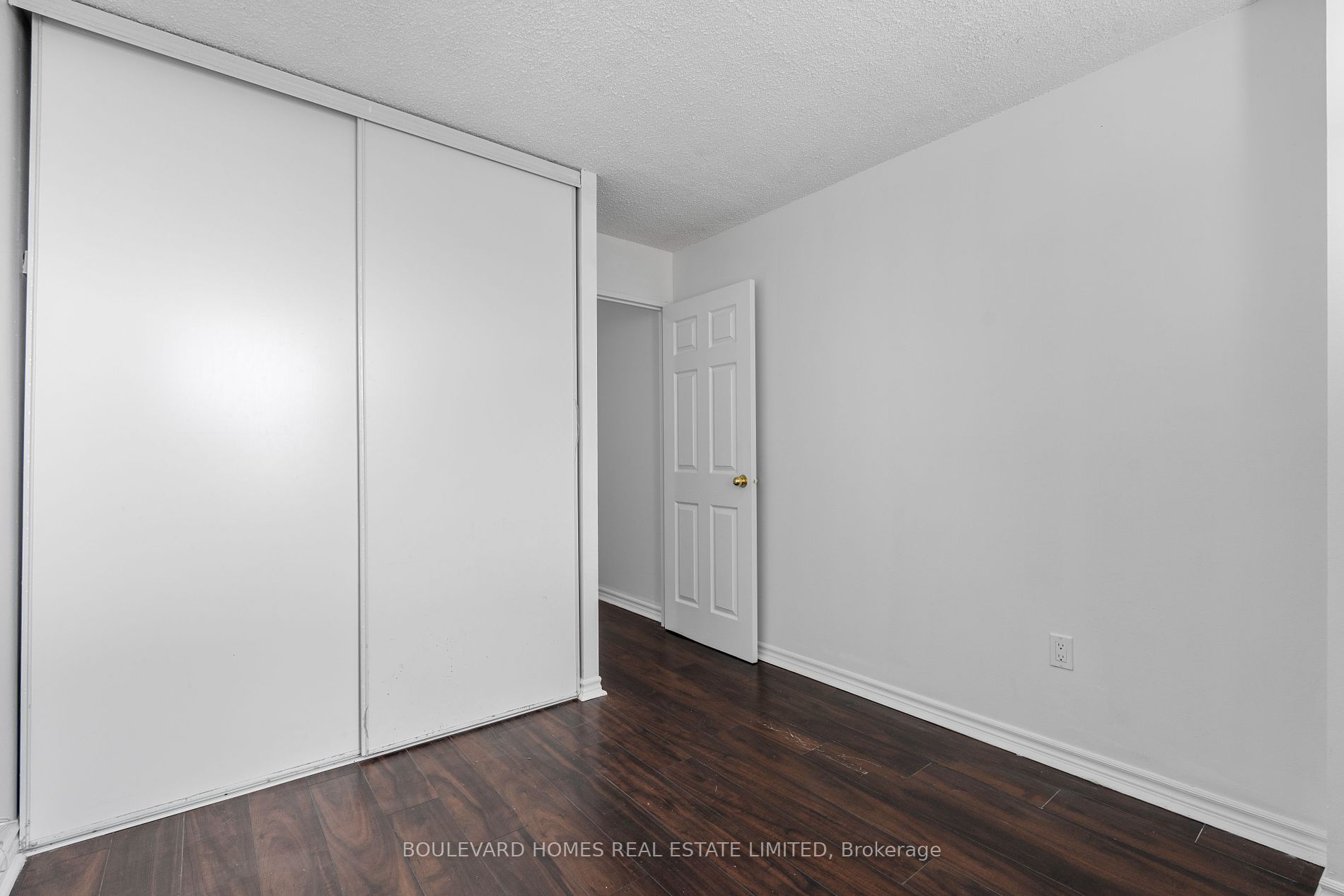 25 Sunrise Ave, #1408