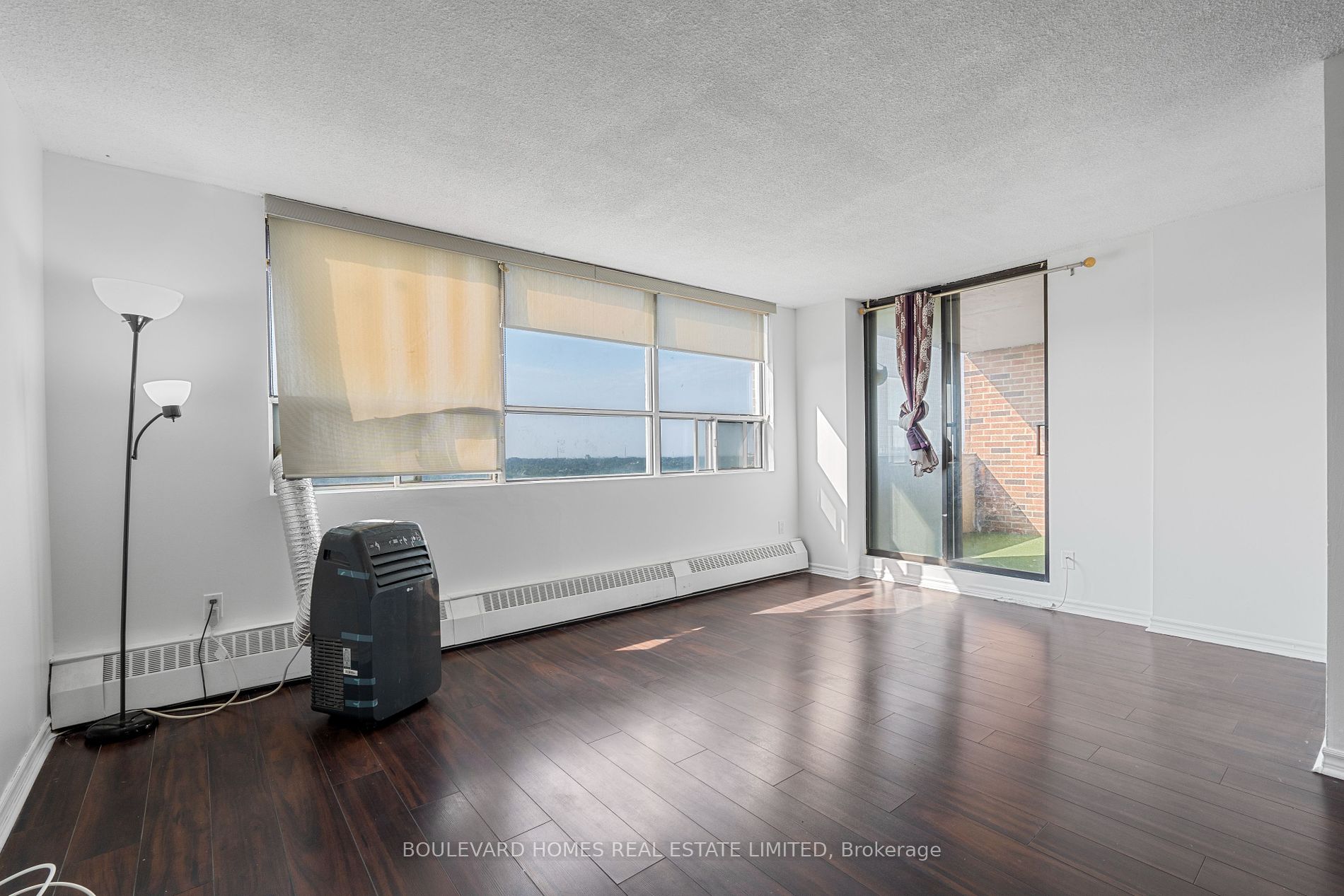 25 Sunrise Ave, #1408