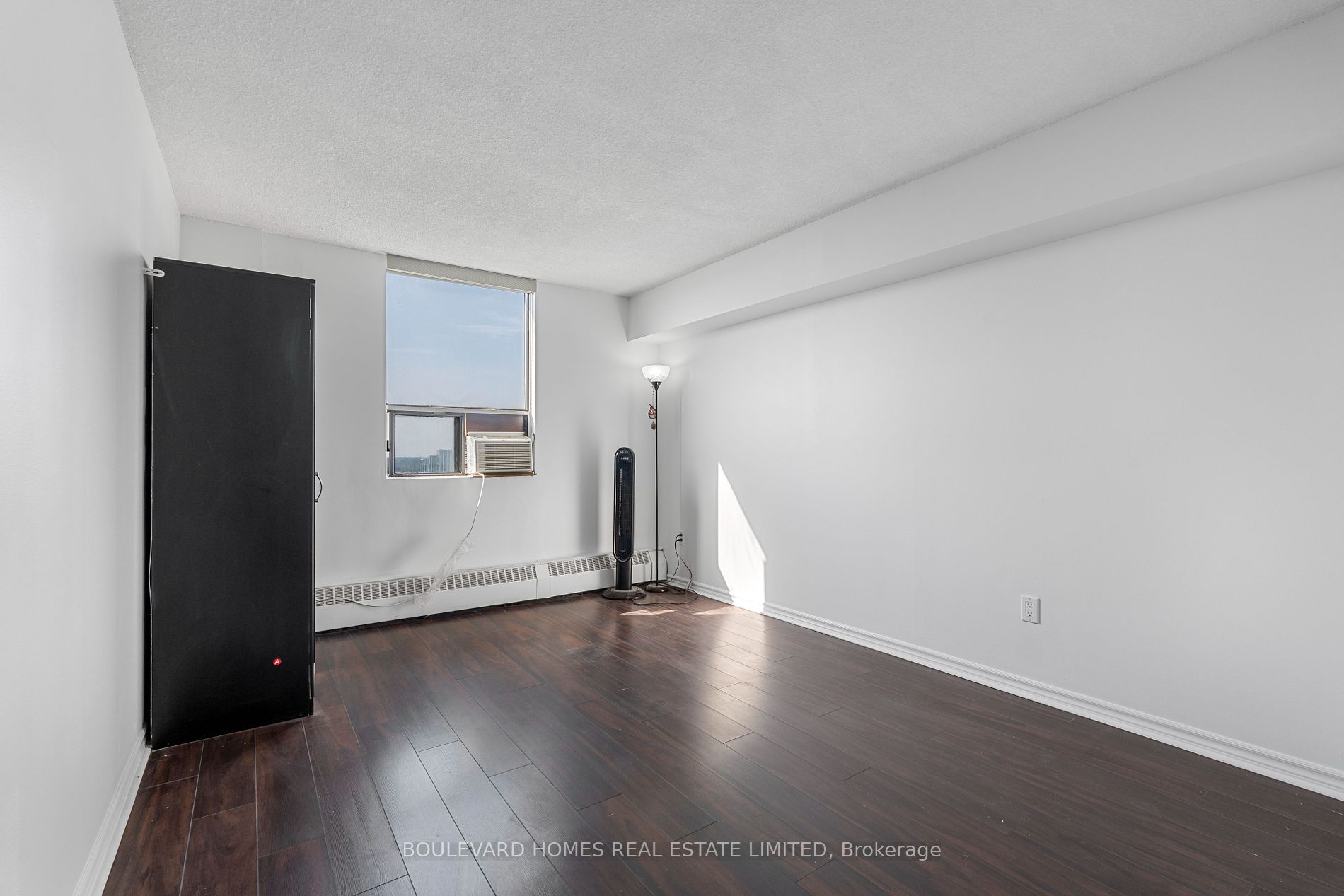 25 Sunrise Ave, #1408