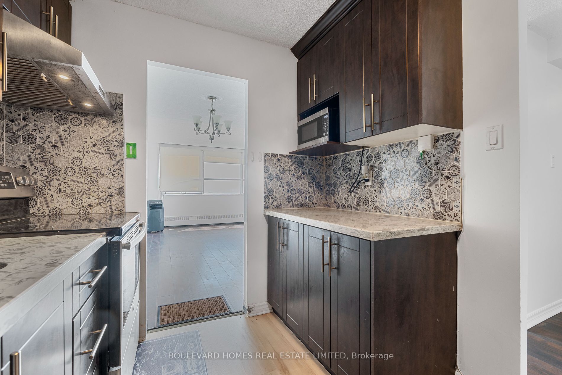 25 Sunrise Ave, #1408