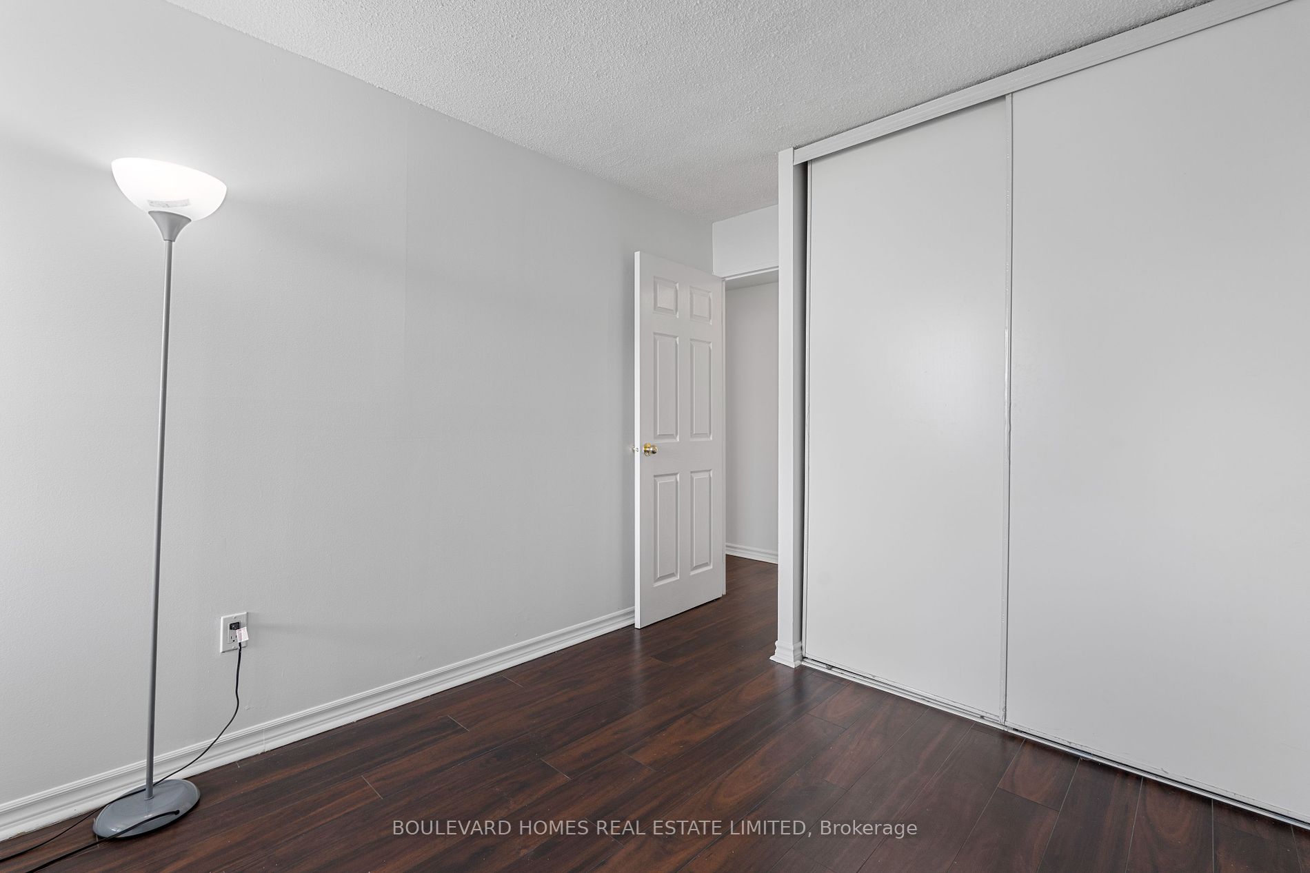 25 Sunrise Ave, #1408