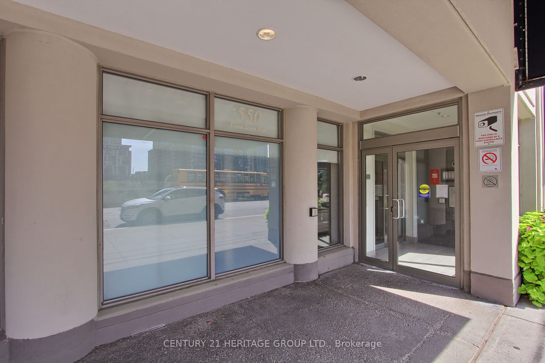550 Front St W, #PH6