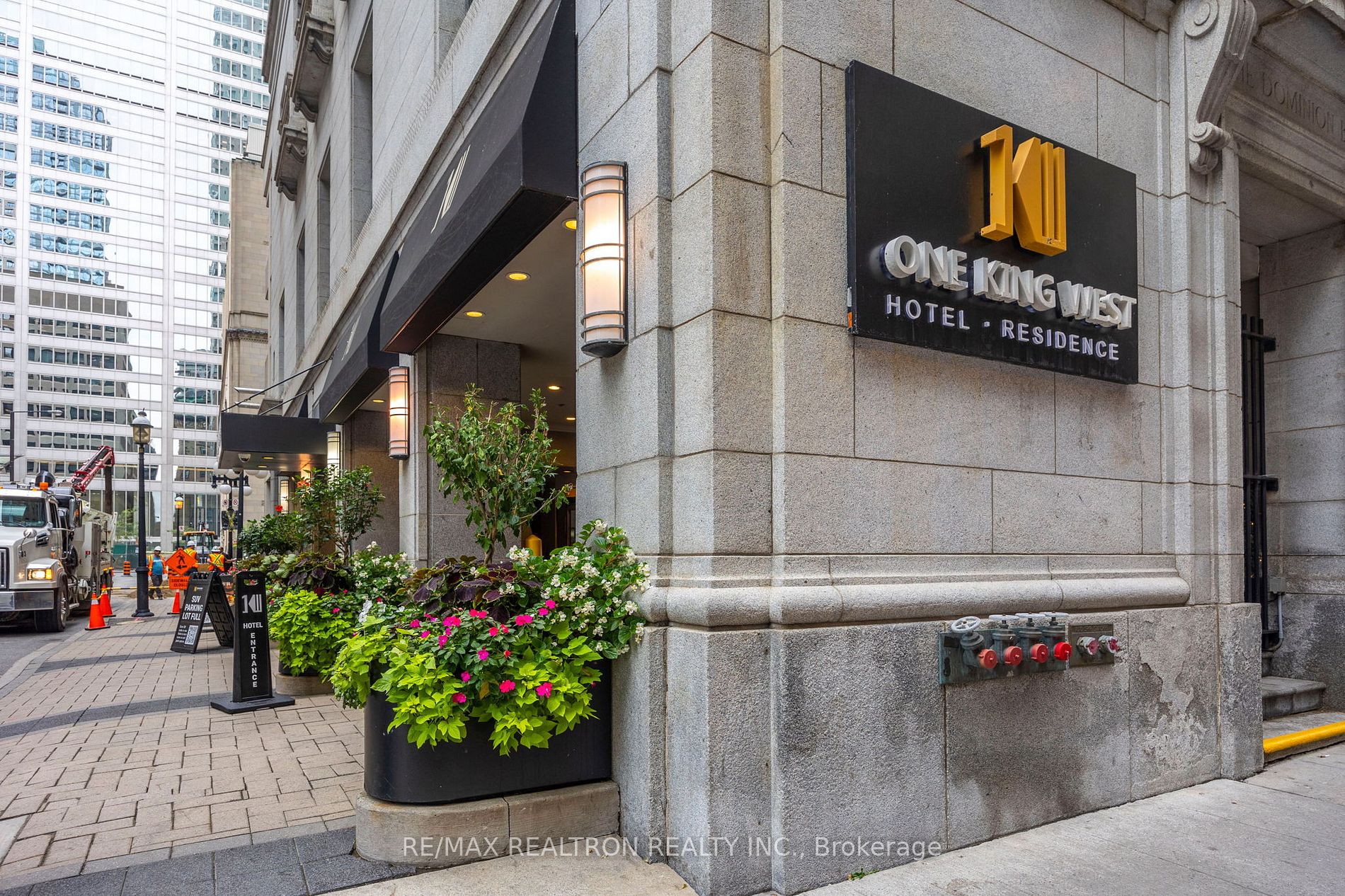 1 King St W, #2503