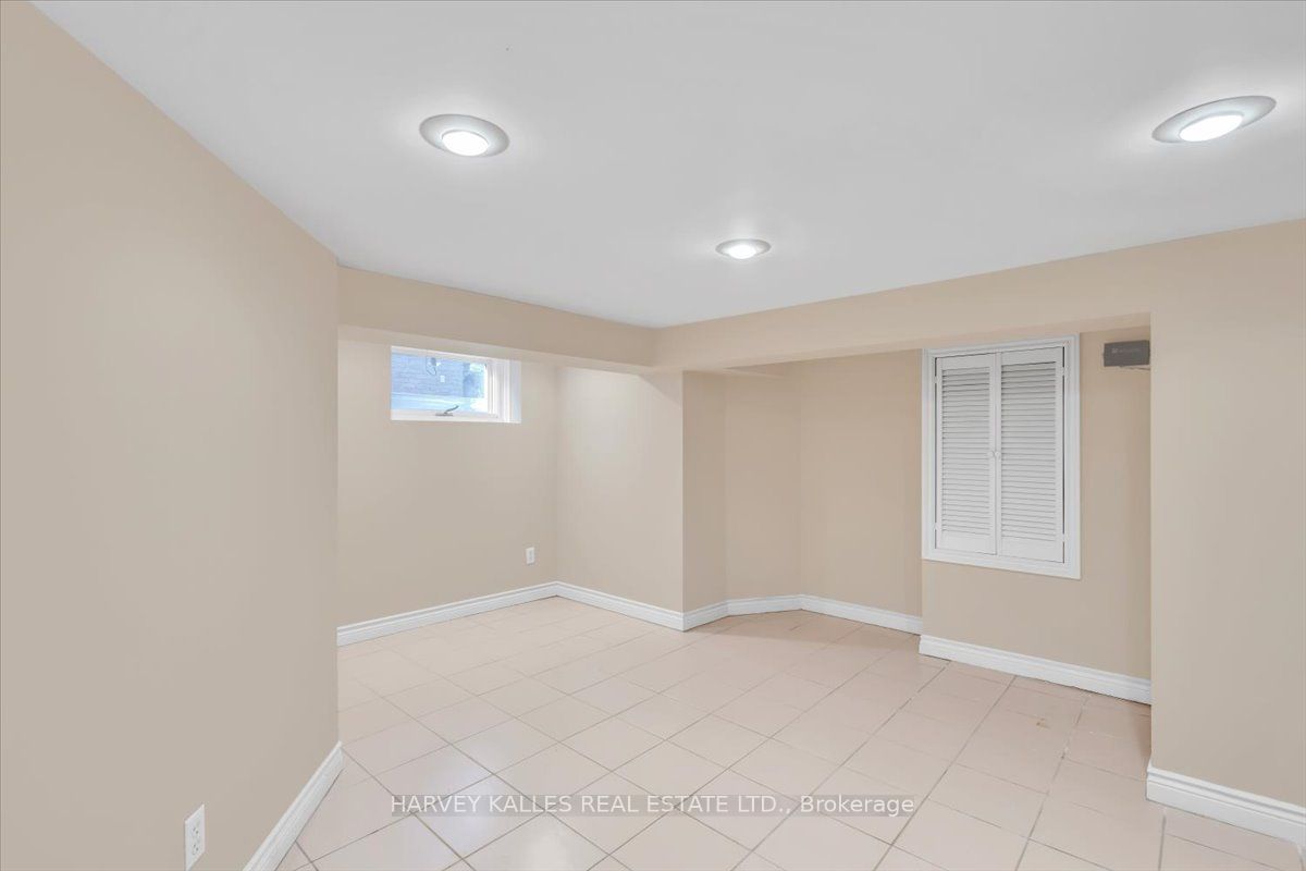 212 Glenayr Rd