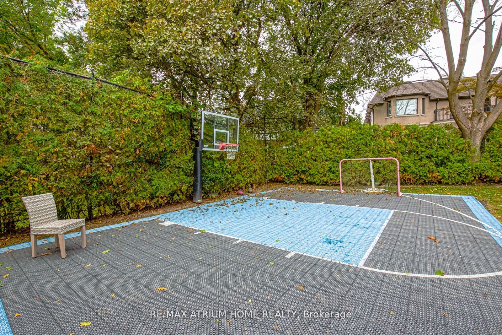 48 Yorkminster Rd