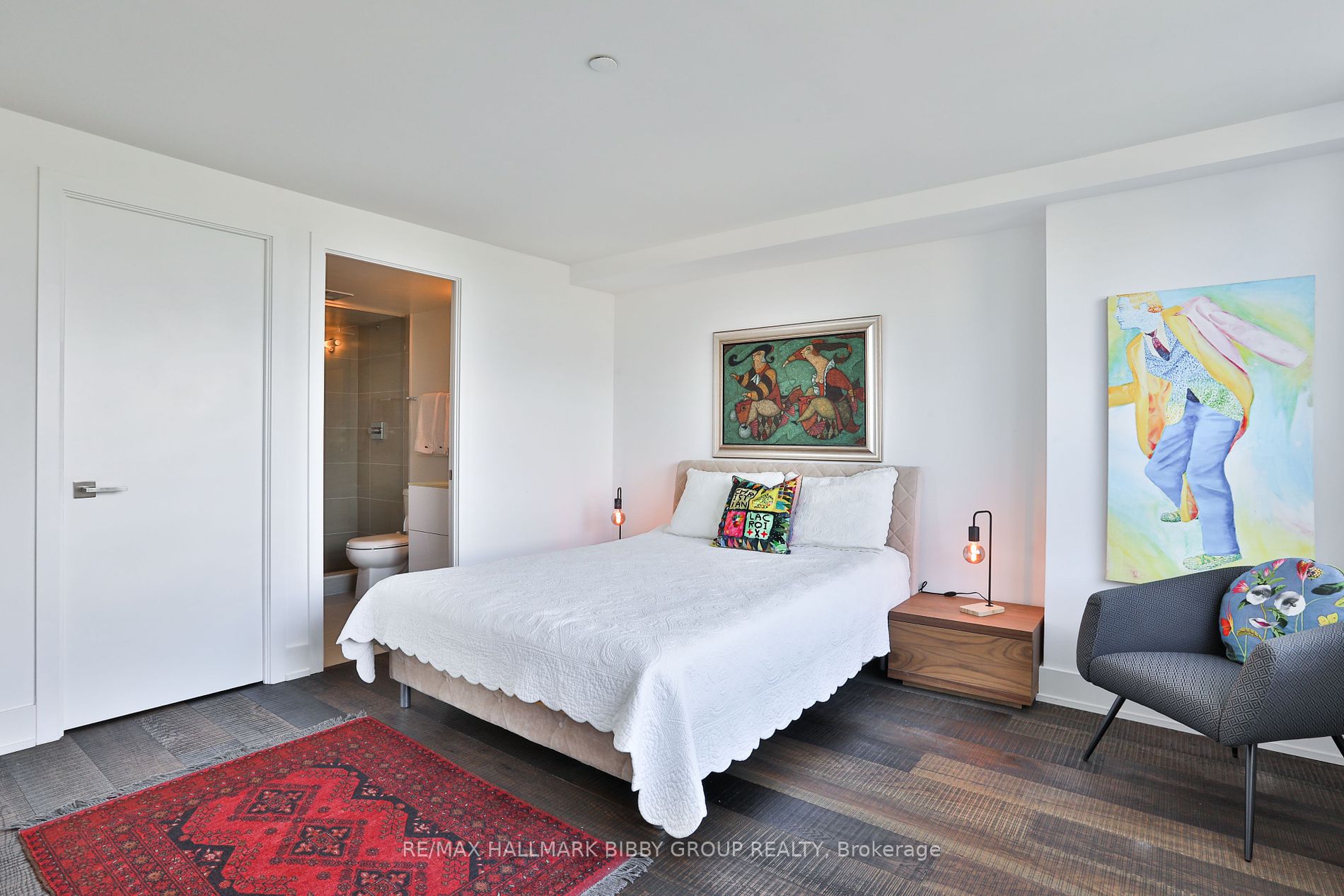 111 St Clair Ave W, #819