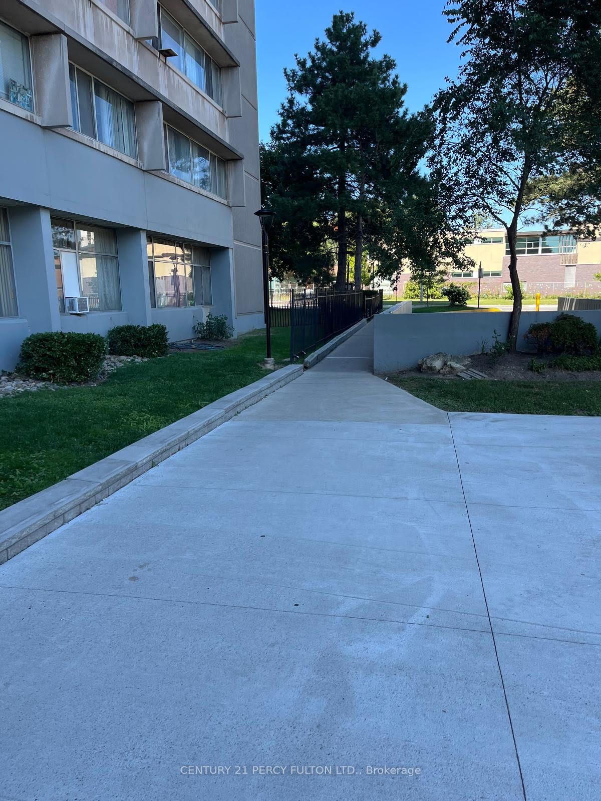 10 Sunny Glen Way, #1904