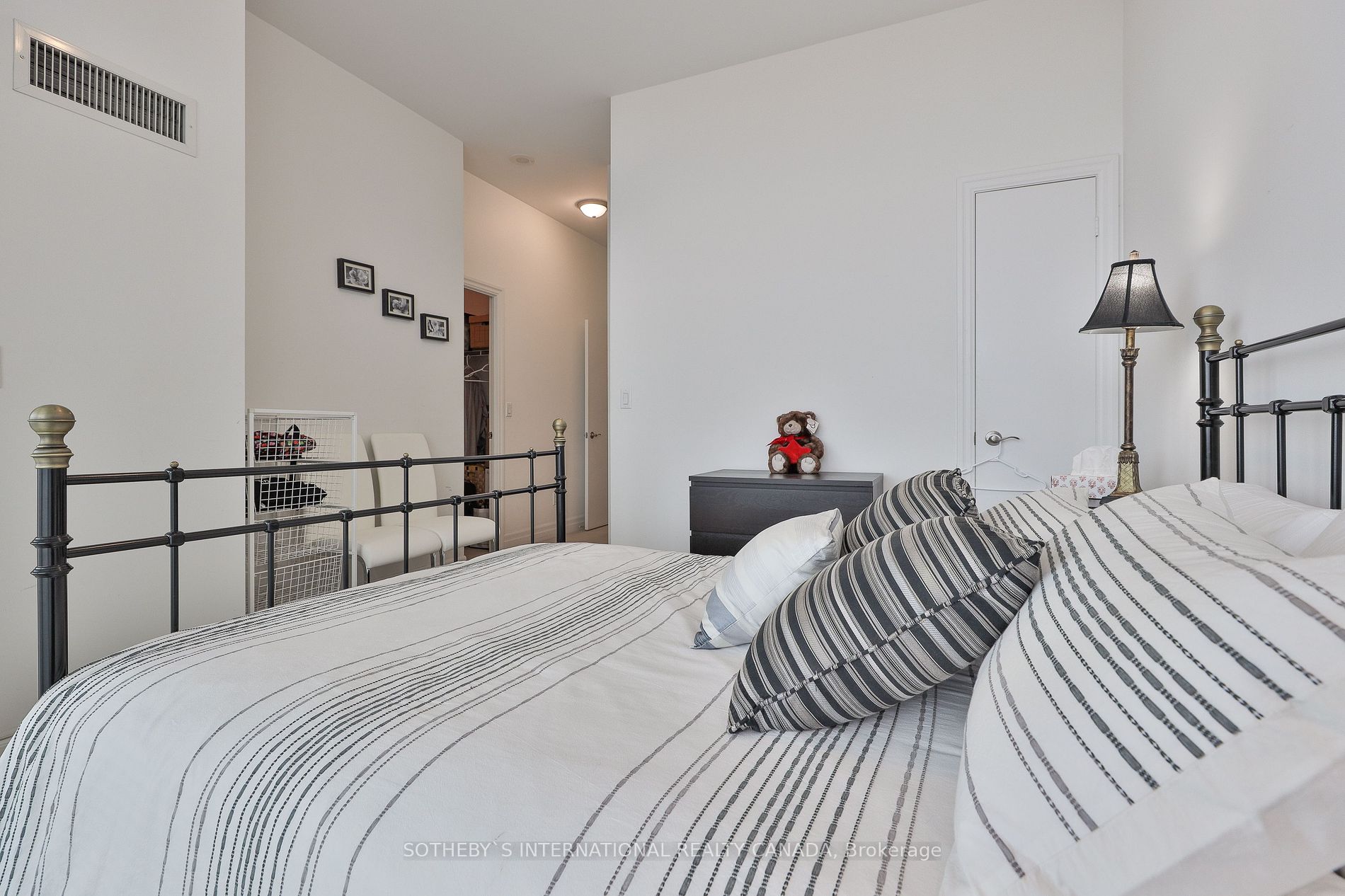 8 Scollard St, #Ph 201