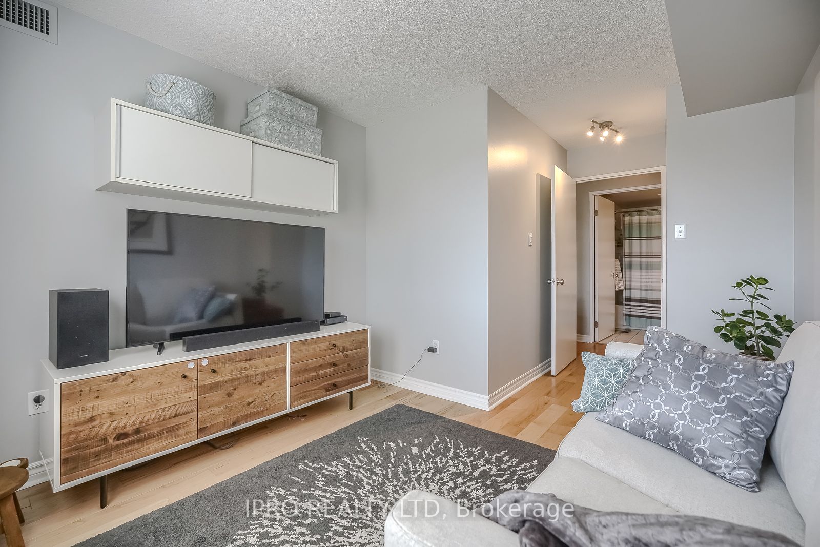 70 Mill St, #410
