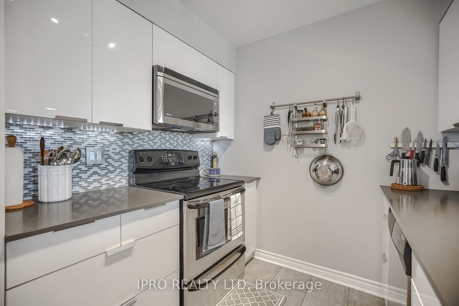 70 Mill St, #410