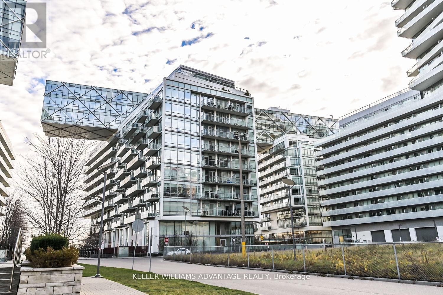 29 Queens Quay E, #616