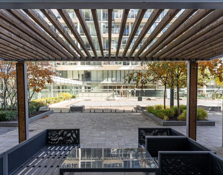 29 Queens Quay E, #616